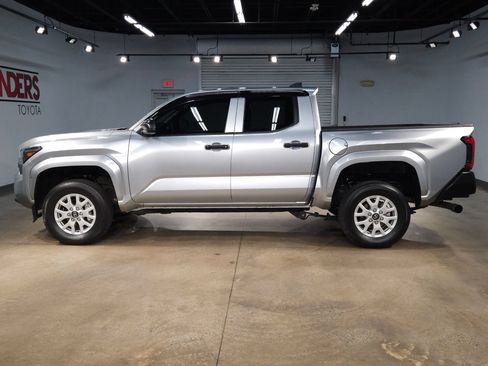 Used 2025 Toyota Tacoma SR RWD image 4