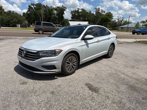 Used 2019 Volkswagen Jetta SE FWD image 3