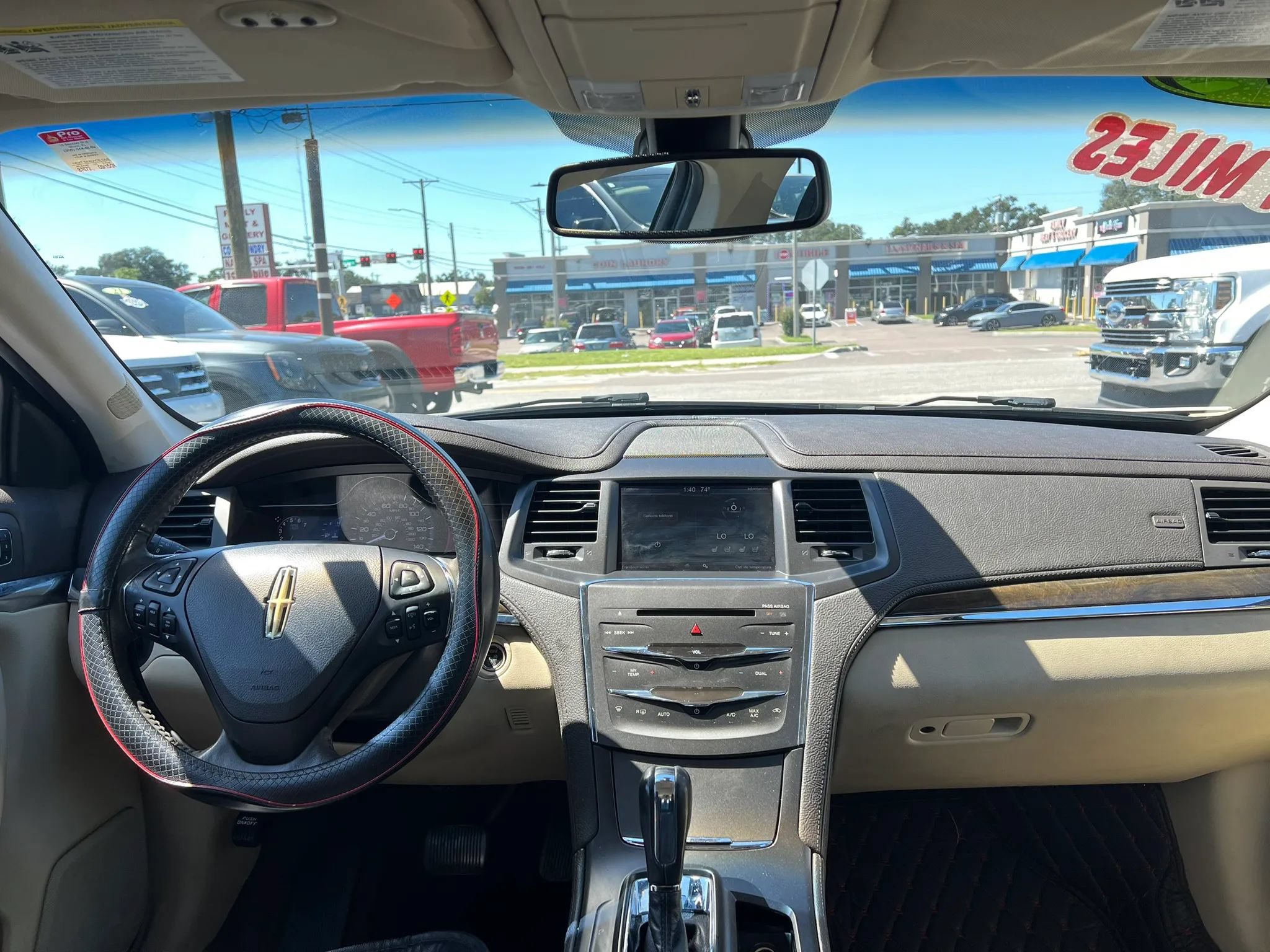 Used 2014 Lincoln MKS FWD image 11