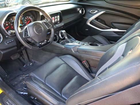 Used 2017 Chevrolet Camaro SS RWD image 9