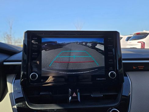 Used 2022 Toyota Corolla LE image 32