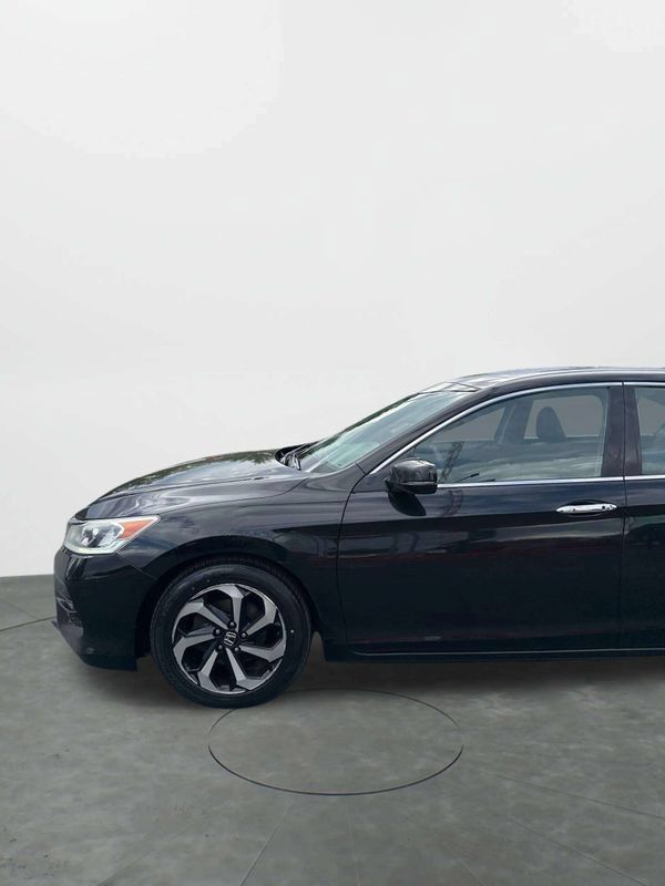 Used 2016 Honda Accord EX image 31