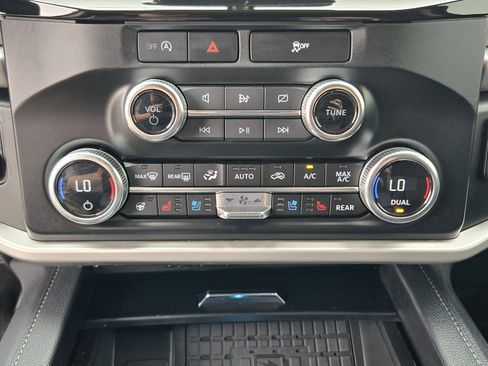 Used 2024 Ford Expedition XLT image 14