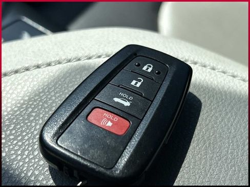 Used 2020 Toyota Camry XLE w/ Navigation Package AWD/4WD image 35