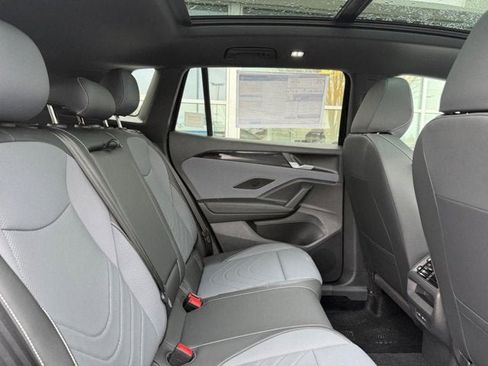 New 2026 Volkswagen Tiguan SE R-Line AWD/4WD image 5