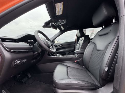 New 2026 Jeep Compass Latitude AWD/4WD image 19