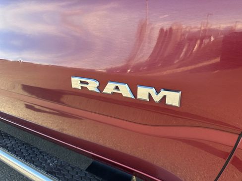 Used 2019 RAM 1500 Laramie image 36