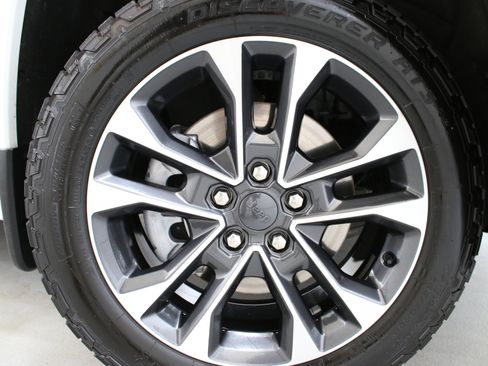 Used 2023 Jeep Grand Cherokee L Overland w/ MOPAR Finishing Package AWD/4WD image 35