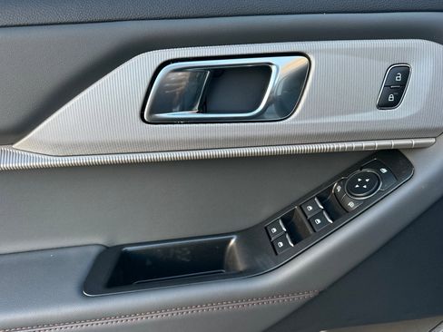 New 2026 Ford Explorer Active w/ Active Comfort Package image 10