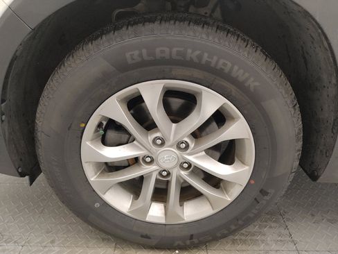 Used 2020 Hyundai Santa Fe SE image 31