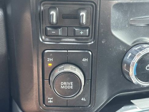 Used 2025 Ford F350 Lariat w/ Black Appearance Package image 30