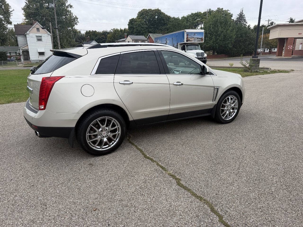 Used 2013 Cadillac SRX Performance w/ Driver Awareness Package FWD image 4