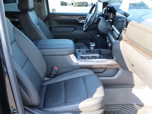 Used 2026 Chevrolet Silverado 1500 LT Trail Boss w/ Convenience Package II AWD/4WD image 38