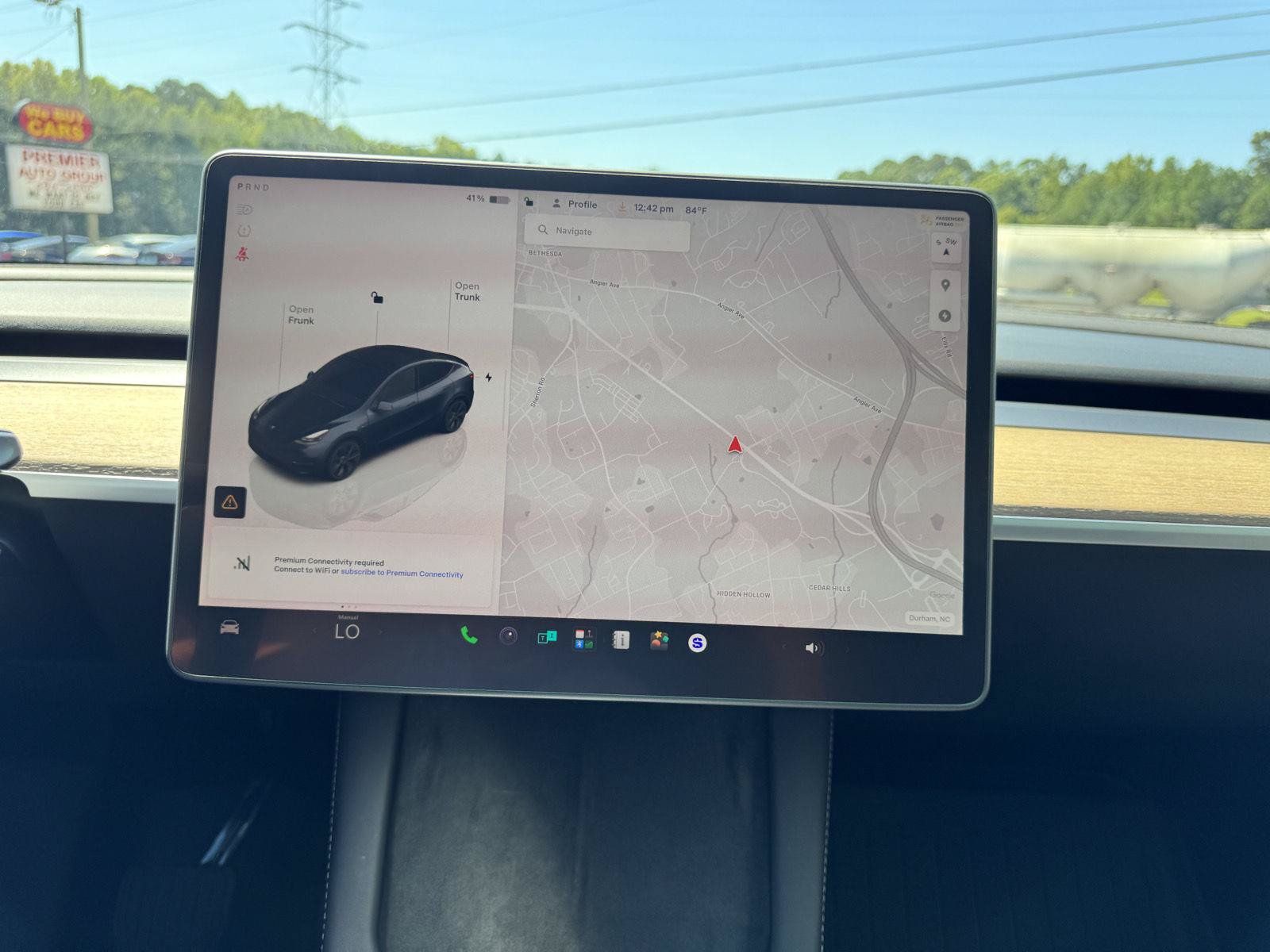 Used 2024 Tesla Model Y Long Range AWD/4WD image 4