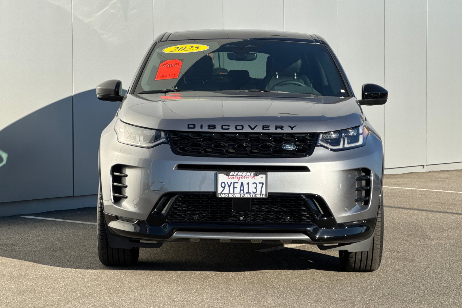 Used 2025 Land Rover Discovery Sport Dynamic SE AWD/4WD image 8