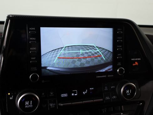 Used 2021 Toyota Highlander XSE image 6