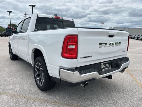 Used 2025 RAM 1500 Laramie AWD/4WD image 3