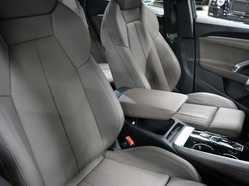 Used 2025 Audi Q5 Premium Plus AWD/4WD image 27