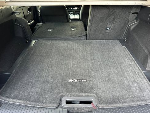 Used 2022 Nissan Rogue SV image 18