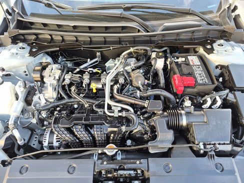 Used 2025 Nissan Altima 2.5 SR w/ SR Premium Package FWD image 9