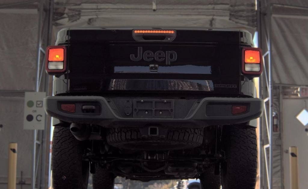 Used 2020 Jeep Gladiator Sport w/ Quick Order Package 24S AWD/4WD image 7