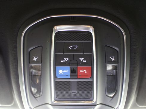 Used 2024 Jeep Grand Cherokee L Limited w/ Black Appearance Package AWD/4WD image 21