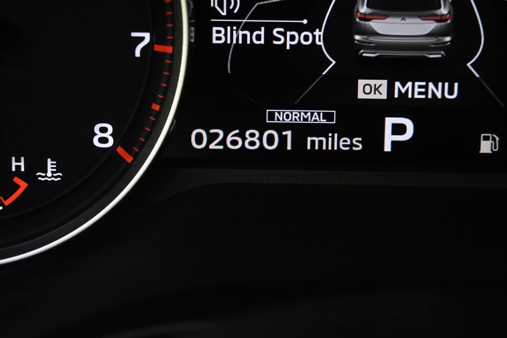 Used 2025 Mitsubishi Outlander SE AWD/4WD image 25