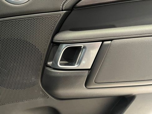 Used 2023 Land Rover Discovery S R-Dynamic AWD/4WD image 39