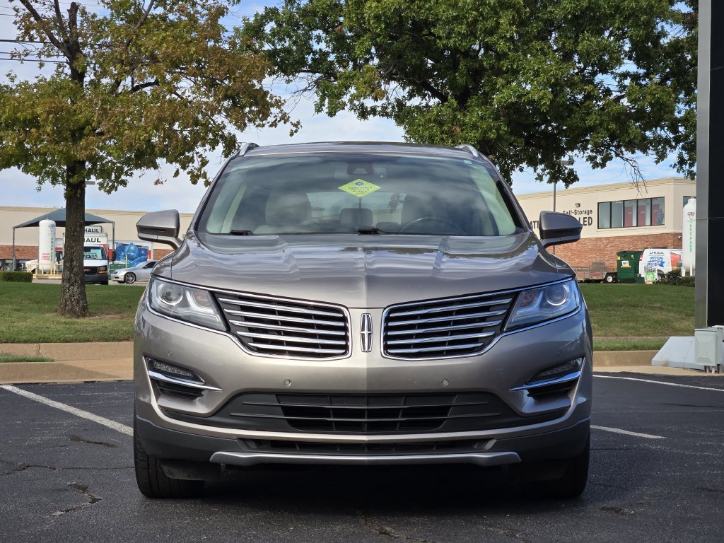 Used 2018 Lincoln MKC Reserve FWD image 2