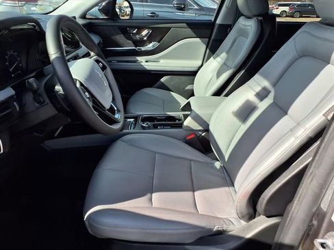 Certified 2022 Lincoln Corsair FWD w/ Equipment Group 101A image 5