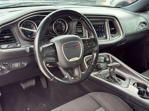 Used 2020 Dodge Challenger SXT RWD image 15