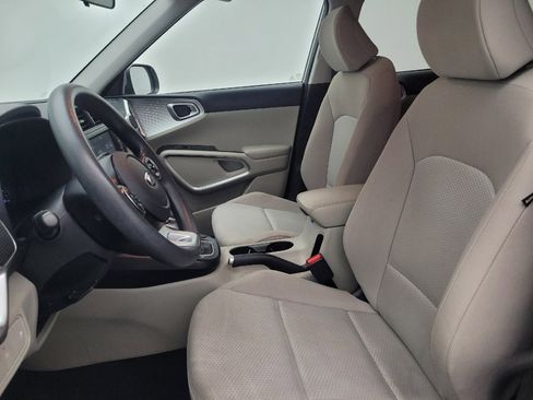 Used 2020 Kia Soul LX FWD image 17