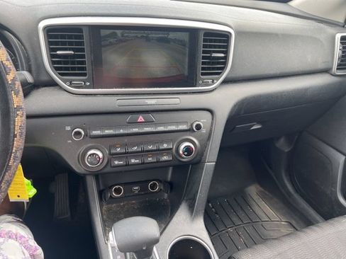 Used 2021 Kia Sportage LX AWD/4WD image 15
