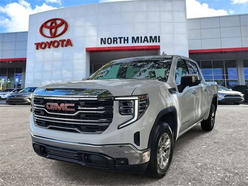 Used 2024 GMC Sierra 1500 SLT image 2