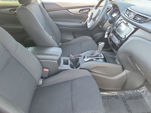 Used 2021 Nissan Rogue Sport S image 15