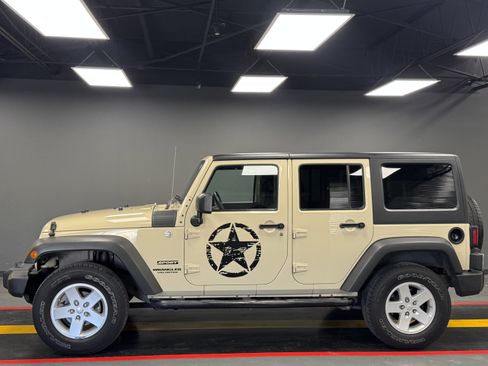 Used 2011 Jeep Wrangler Unlimited Sport image 3