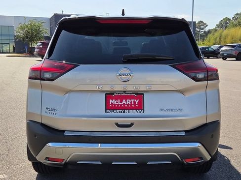 Used 2021 Nissan Rogue Platinum FWD image 6