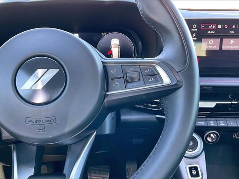 Used 2023 Dodge Hornet GT w/ Tech Pack w/o Parking image 11