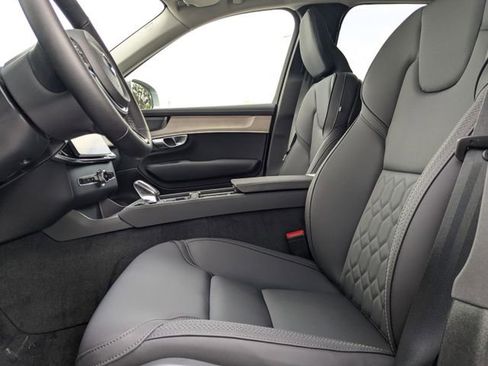 Certified 2025 Volvo XC90 T8 Plus w/ Protection Package Premier image 26