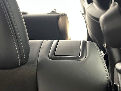 Used 2025 Mitsubishi Outlander SE AWD/4WD image 15