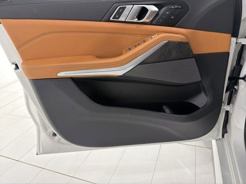 Certified 2024 BMW X7 xDrive40i w/ M Sport Package image 10