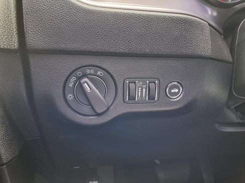 Used 2023 Dodge Charger SXT RWD image 22