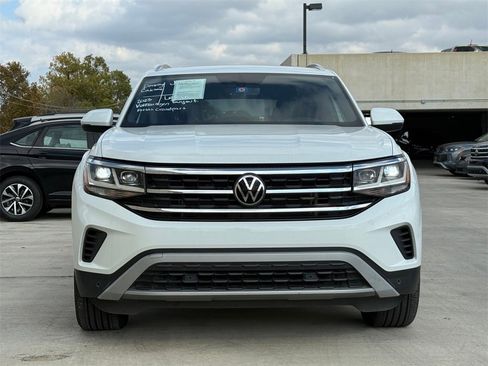 Used 2023 Volkswagen Atlas Cross Sport SE w/ Panoramic Sunroof Package image 5