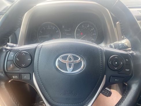 Used 2018 Toyota RAV4 XLE image 21