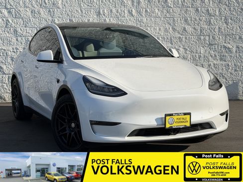 Used 2021 Tesla Model Y Long Range AWD/4WD image 1