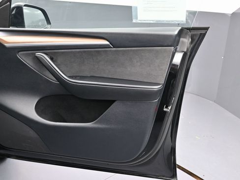 Used 2023 Tesla Model Y Long Range image 39