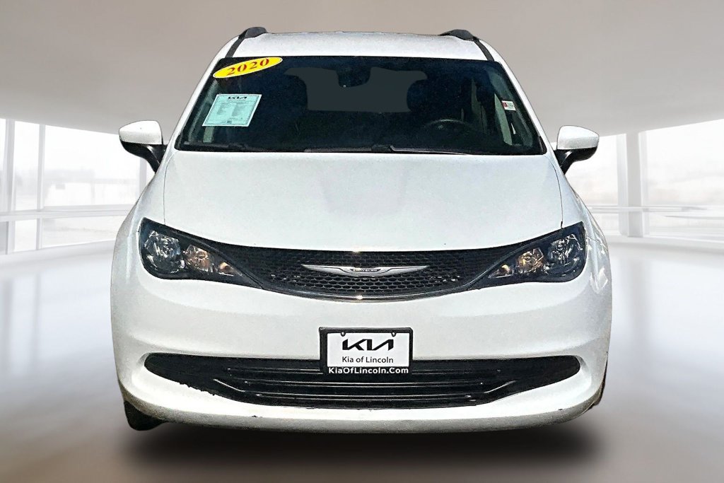 Used 2020 Chrysler Voyager Lxi FWD image 2