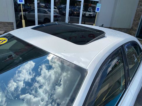 Used 2013 Volkswagen Jetta GLI Autobahn FWD image 5