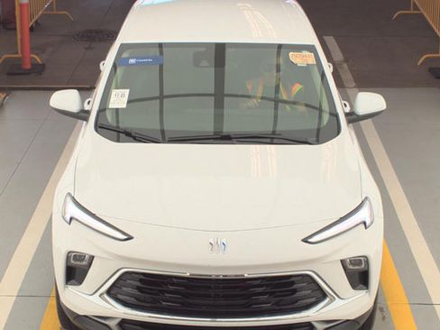 Used 2024 Buick Encore GX Preferred AWD/4WD image 2