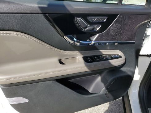 New 2026 Lincoln Corsair Reserve w/ Jet Appearance Package FWD image 18